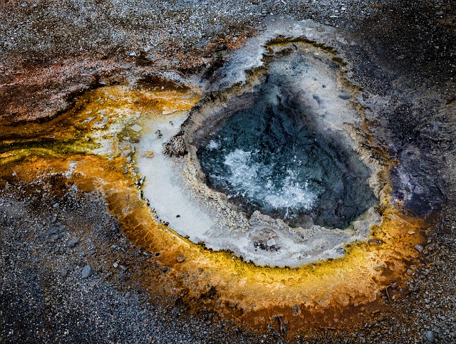 Upper Geyser Basin 18-3356b.jpg